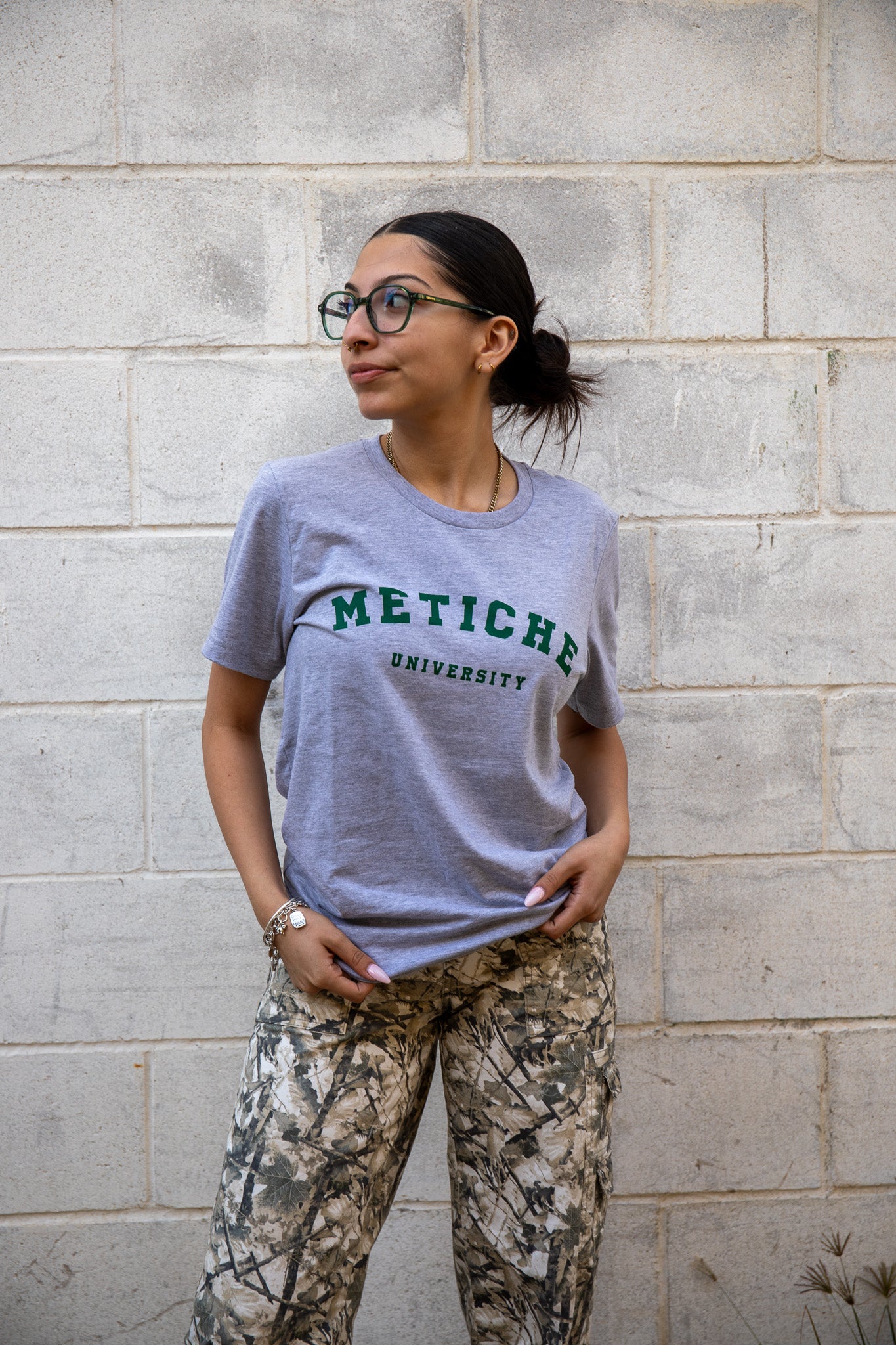 Metiche University Tee