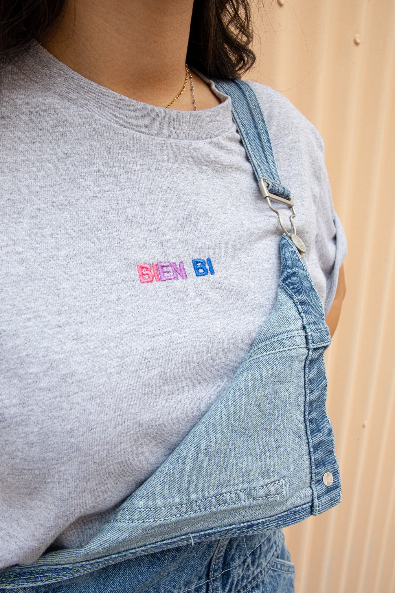 Bien Bi (Embroidered) Gray Tee