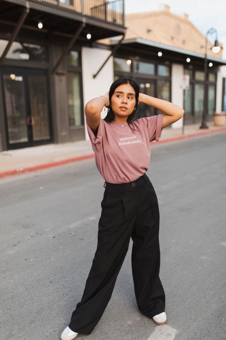 ansiosa - deshidratada - mauve - tee - unisex - boyfriend tee 