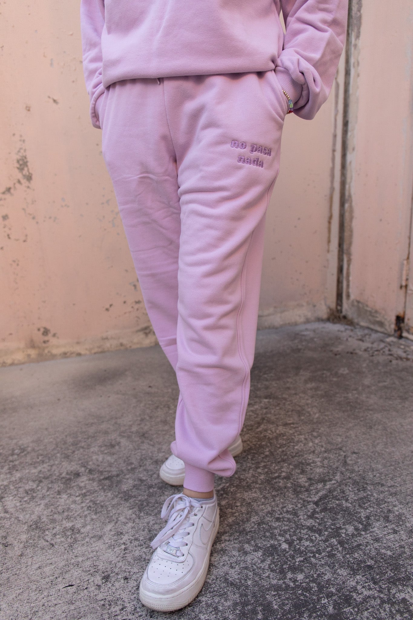 No Pasa Nada Lilac Sweatpants